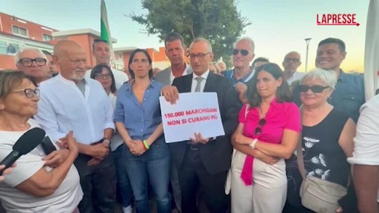 Regionali Marche 2025, flash mob di Ricci e Schlein a Jesi: "Sanità al collasso"