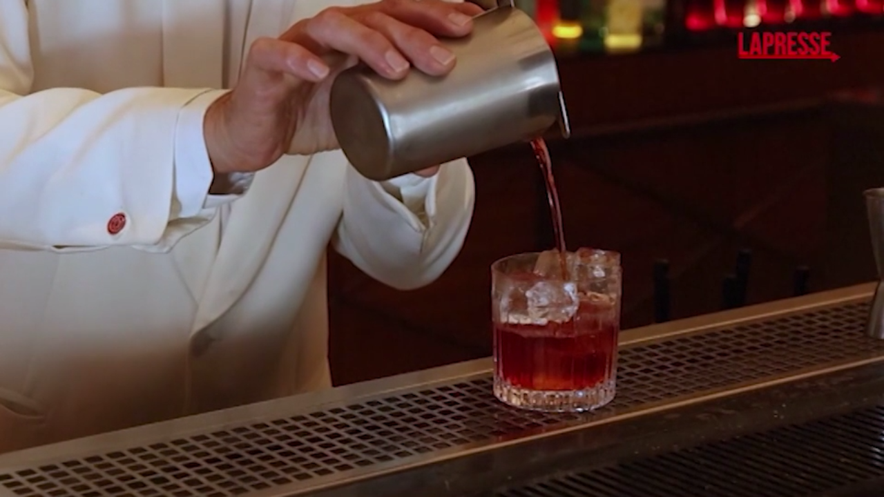 Negroni, Aperol Spritz o Americano? Come gli aperitivi milanesi hanno conquistato il mondo Negroni, Aperol Spritz o Americano? Come gli aperitivi milanesi hanno conquistato il mondo
