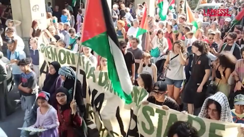 Torino, in 3mila sfilano a sostegno del popolo palestinese