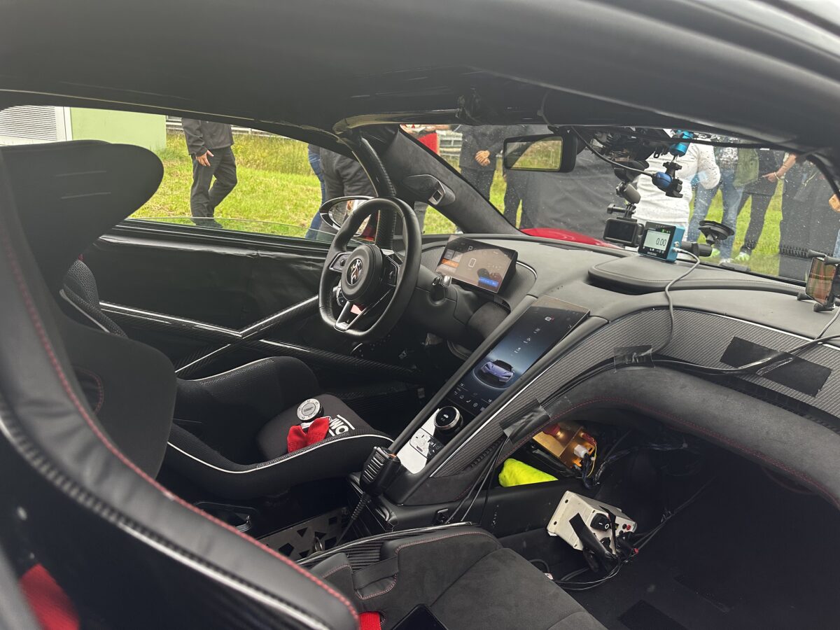 Byd da record, la Yangwang U9 Xtreme vola a 496.22 km/h