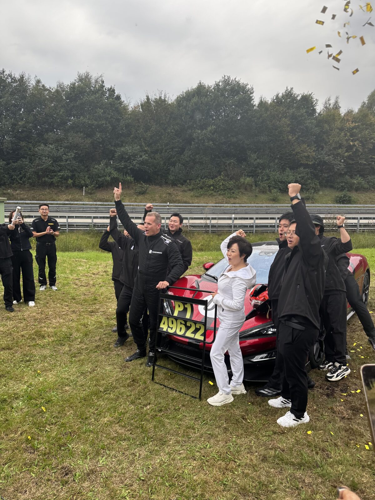 Byd da record, la Yangwang U9 Xtreme vola a 496.22 km/h