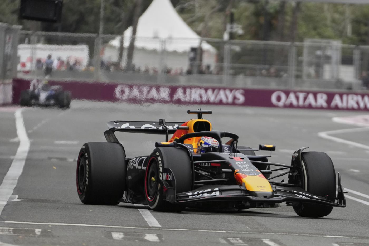 F1, Verstappen vince Gp Azerbaigian, male le Ferrari