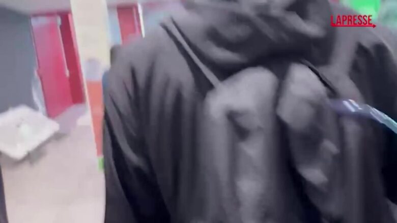 Sciopero per Gaza, scontri a Milano in Centrale tra manifestanti e polizia