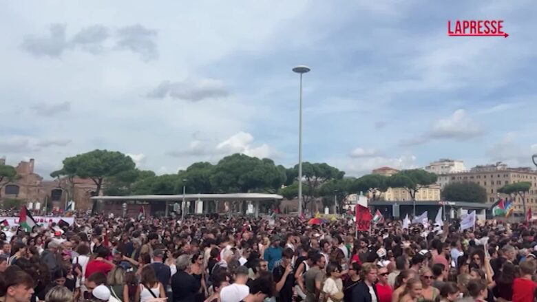 Sciopero per Gaza, migliaia bloccano la stazione Termini a Roma