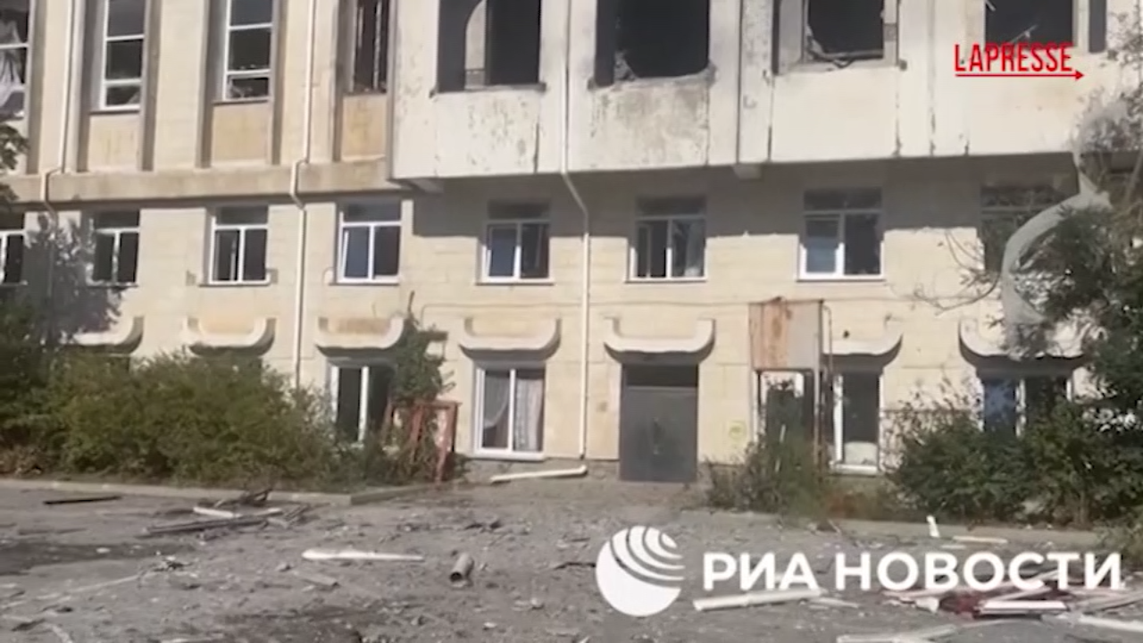 Ucraina, attacco di Kiev con droni in Crimea: almeno tre morti Ucraina, attacco di Kiev con droni in Crimea: almeno tre morti