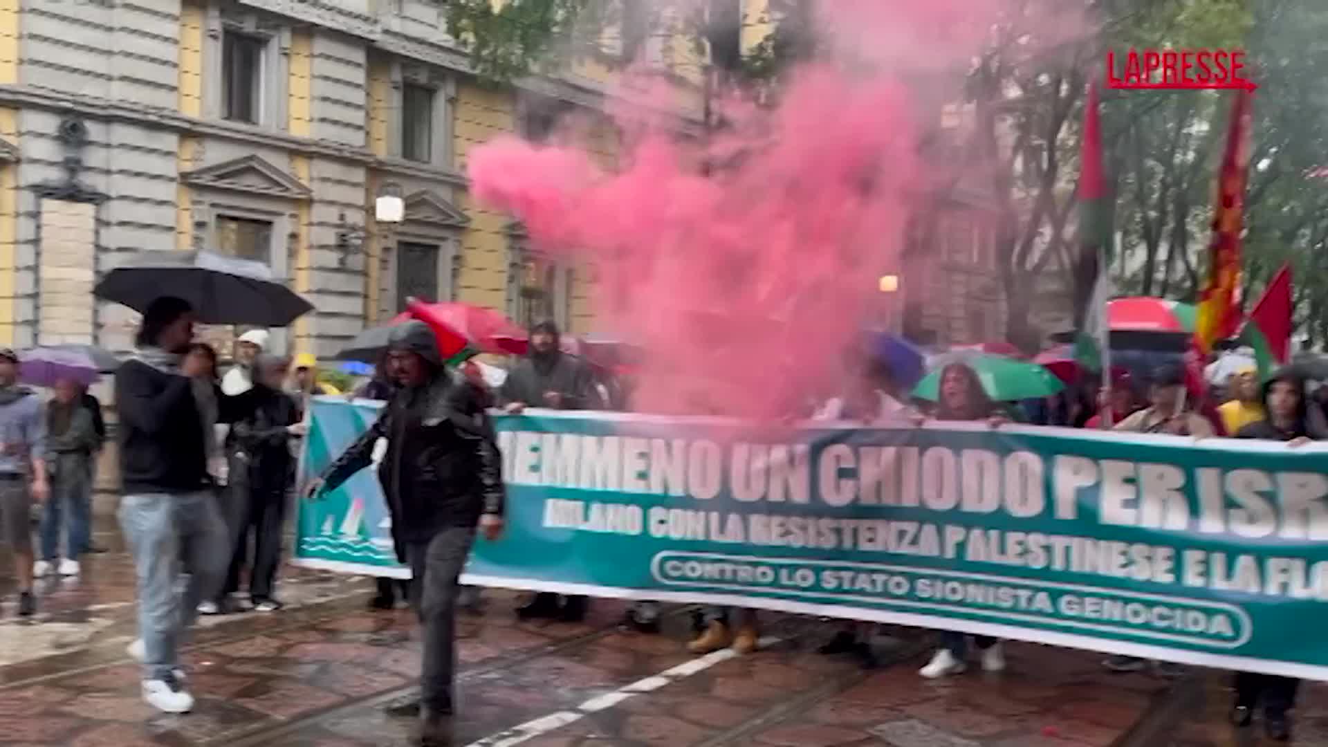 sciopero per gaza in migliaia in piazza a milano interrompere rapporti con israele