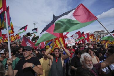 Sciopero per Gaza, scontri a Milano, cortei e strade bloccate – la giornata in 10 foto