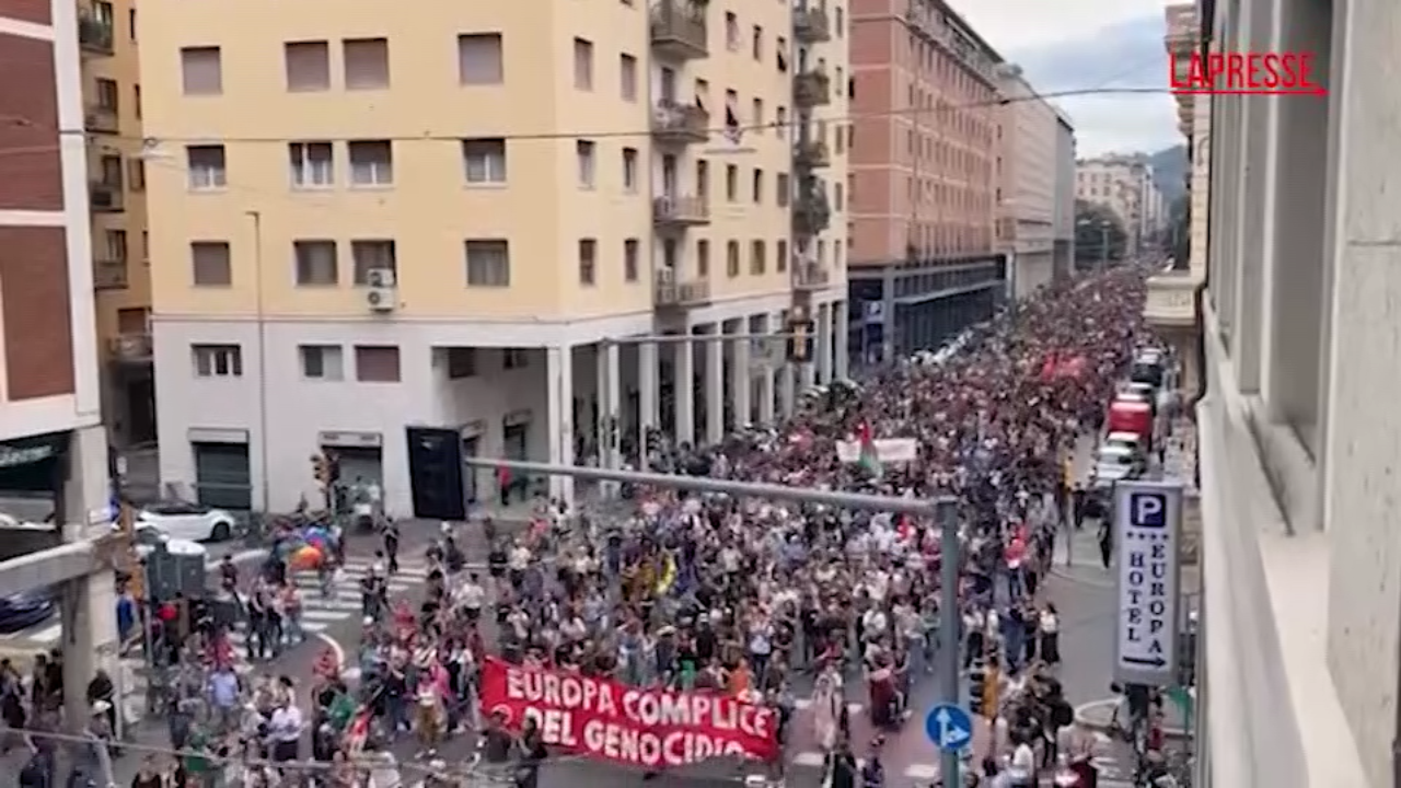 sciopero per gaza il lungo corteo che ha attraversato bologna citt224 in tilt