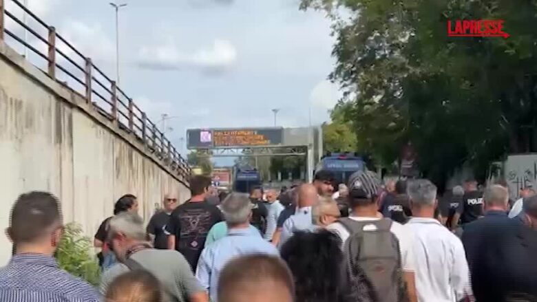 Sciopero per Gaza, a Roma i manifestanti occupano la tangenziale