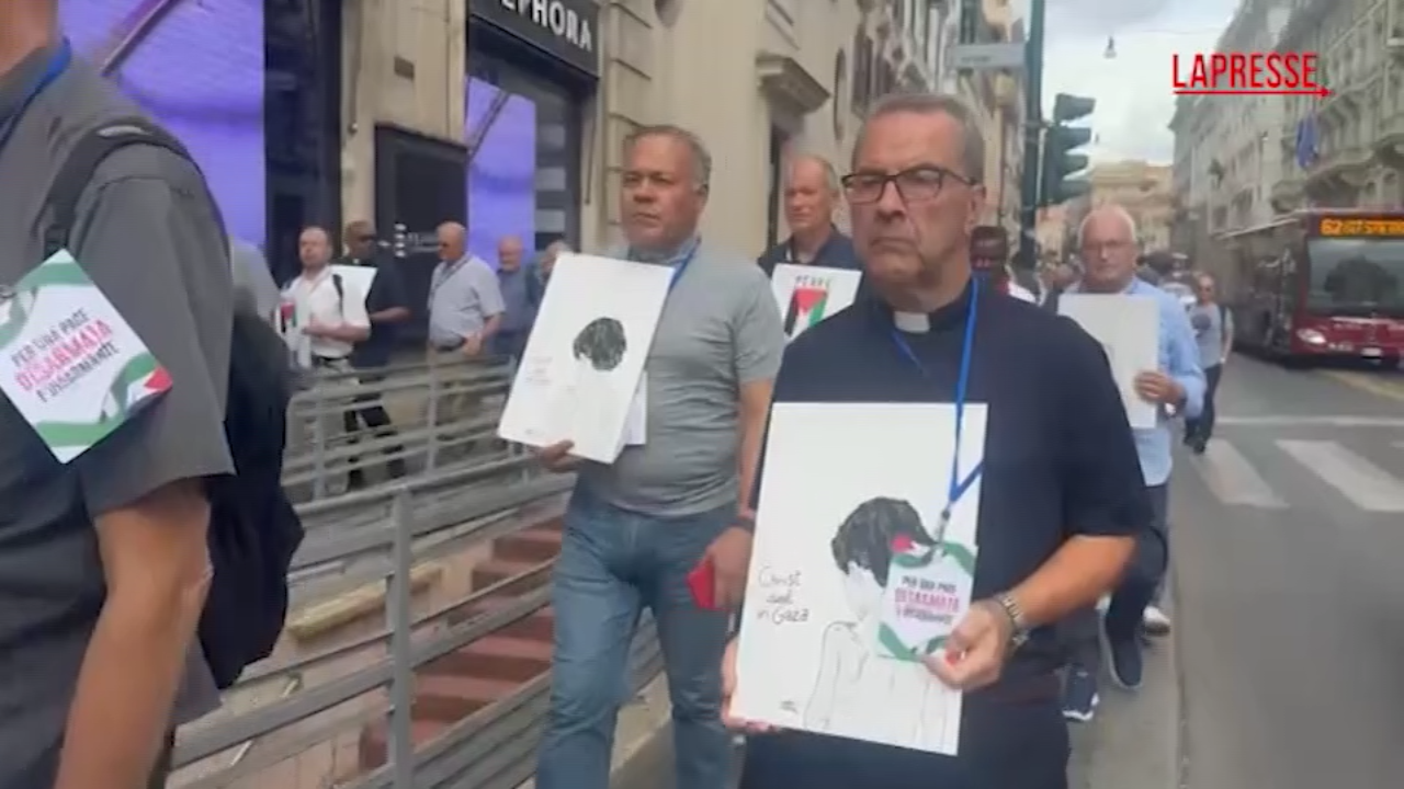 gaza a roma al via manifestazione preti contro il genocidio 