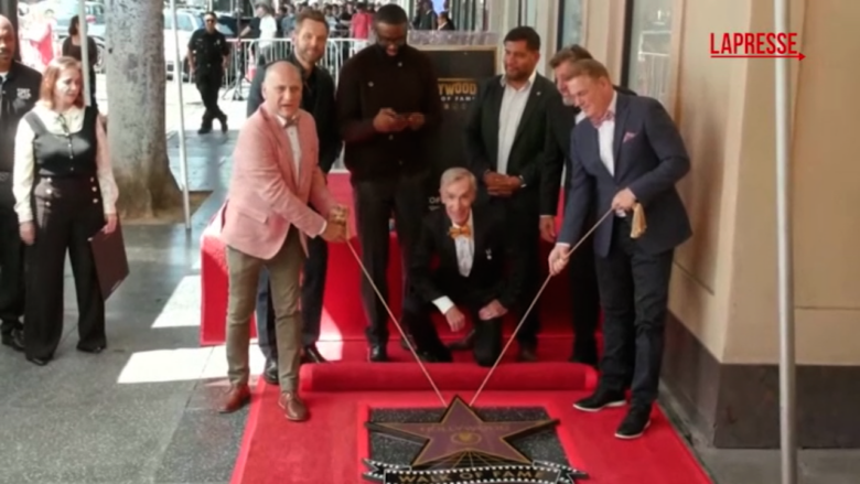 Usa, Bill Nye riceve una stella sulla Hollywood Walk of Fame
