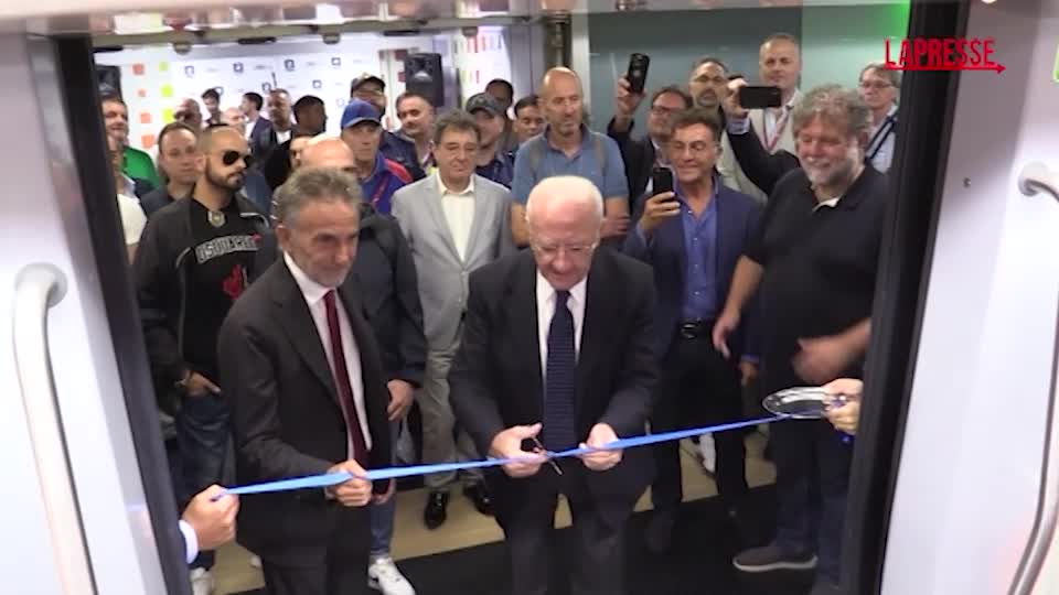 Treni in Campania, De Luca presenta linea Aversa Piscinola: “Da Regione 100 mln” Treni in Campania, De Luca presenta linea Aversa Piscinola: “Da Regione 100 mln”