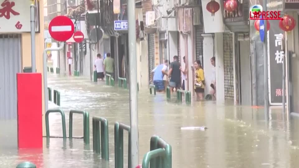 Macao, le strade invase dall