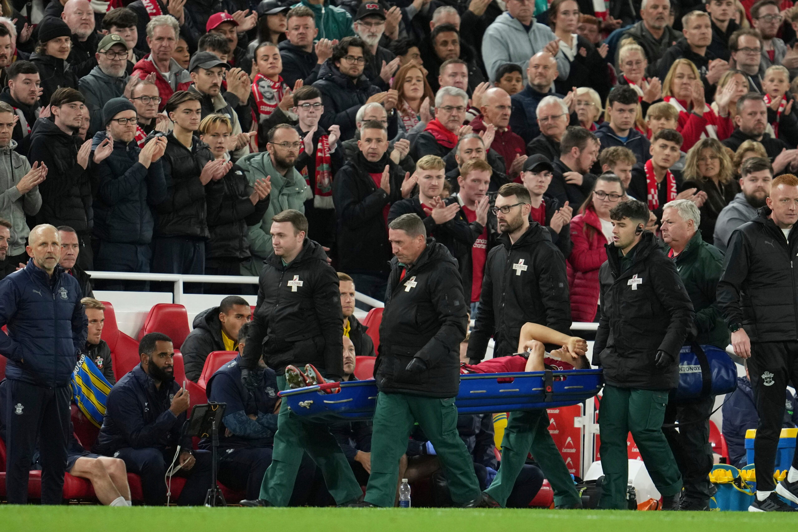 Giovanni Leoni, grave infortunio col Liverpool: si teme la rottura del crociato Giovanni Leoni, grave infortunio col Liverpool: si teme la rottura del crociato