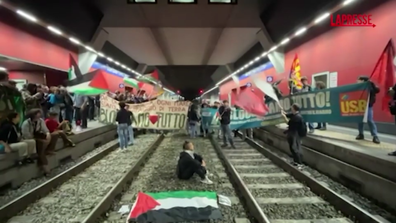 Flotilla, Torino: manifestanti invadono i binari della stazione di Porta Susa