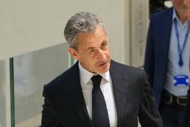 Francia, Nicolas Sarkozy condannato a 5 anni per associazione a delinquere