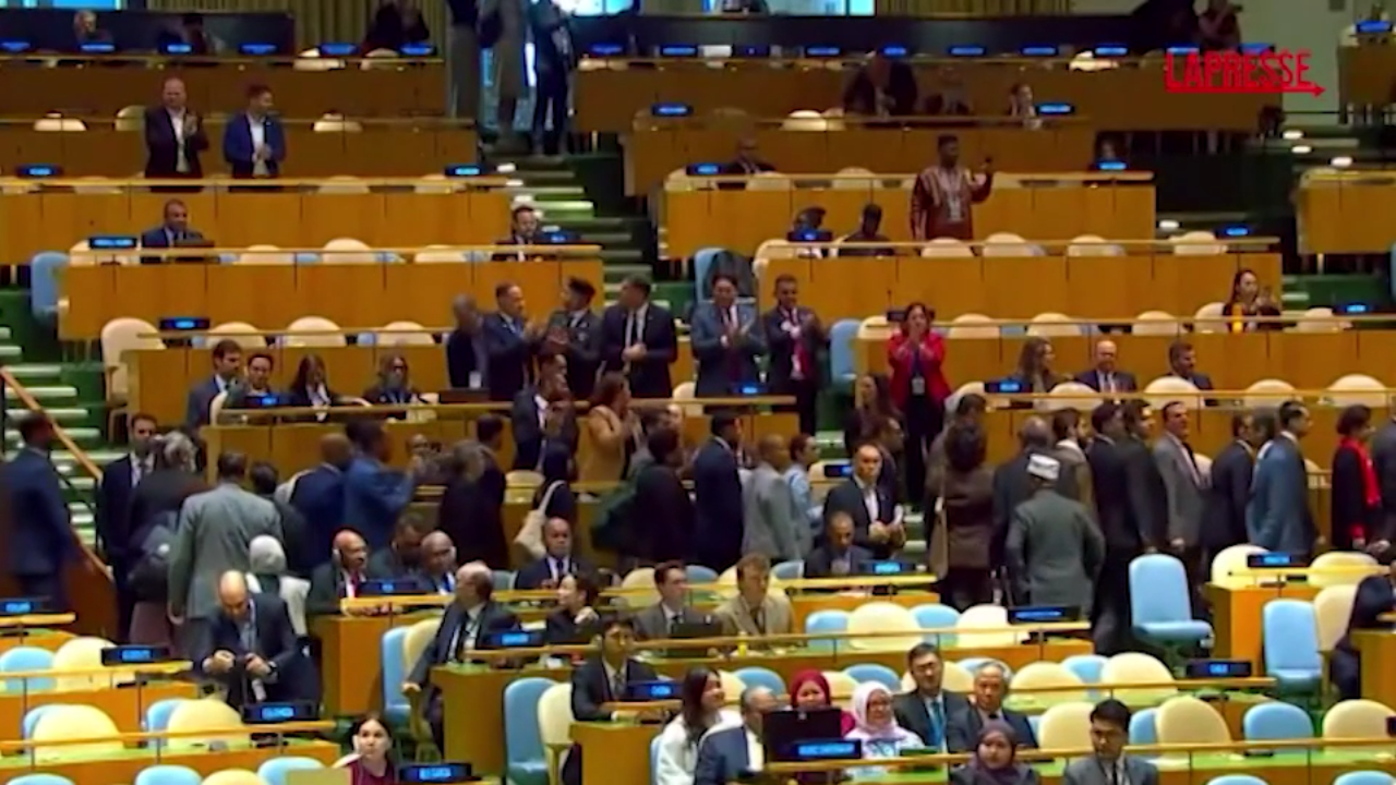 Assemblea Generale Onu, fischi per Netanyahu: delegati lasciano l