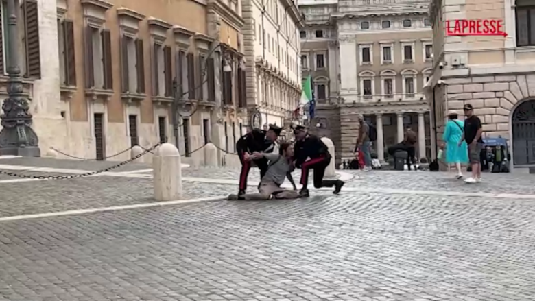 Ultima Generazione, blitz pro-Gaza a Montecitorio: attivisti trascinati via dai carabinieri