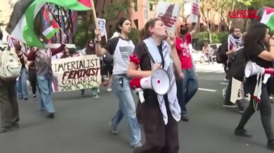 Netanyahu parla all’Onu, manifestanti pro Palestina protestano fuori dalla sede a New York