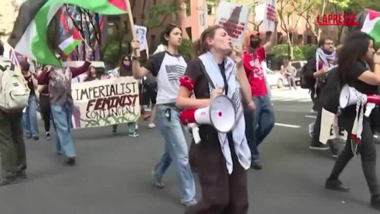 Netanyahu parla all’Onu, manifestanti pro Palestina protestano fuori dalla sede a New York