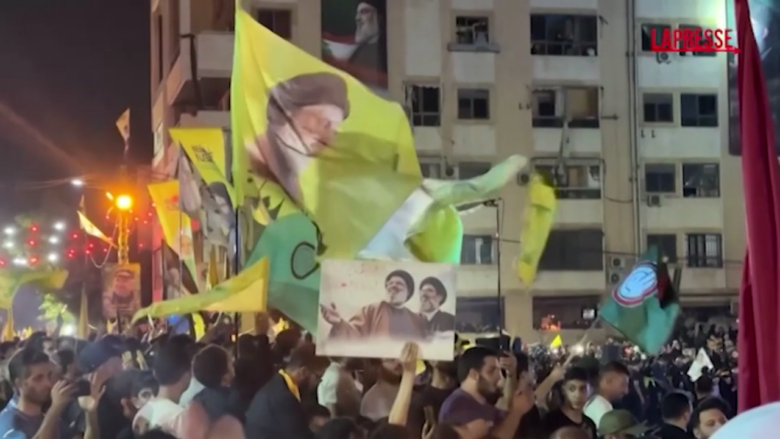 Libano, sostenitori di Hezbollah commemorano la morte di Nasrallah