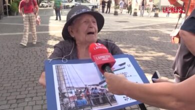 Gaza: a 93 anni in piazza per la pace, Assunta Gisonna a sit-in pro Pal a Telese