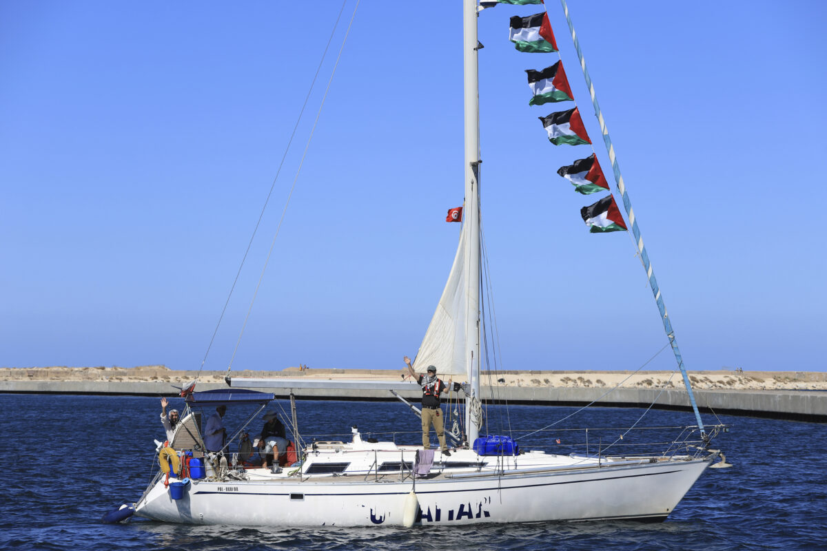 Flotilla, Crosetto incontra la portavoce Delia: “Rischi elevatissimi”. Lei: “Navighiamo in totale legalità”