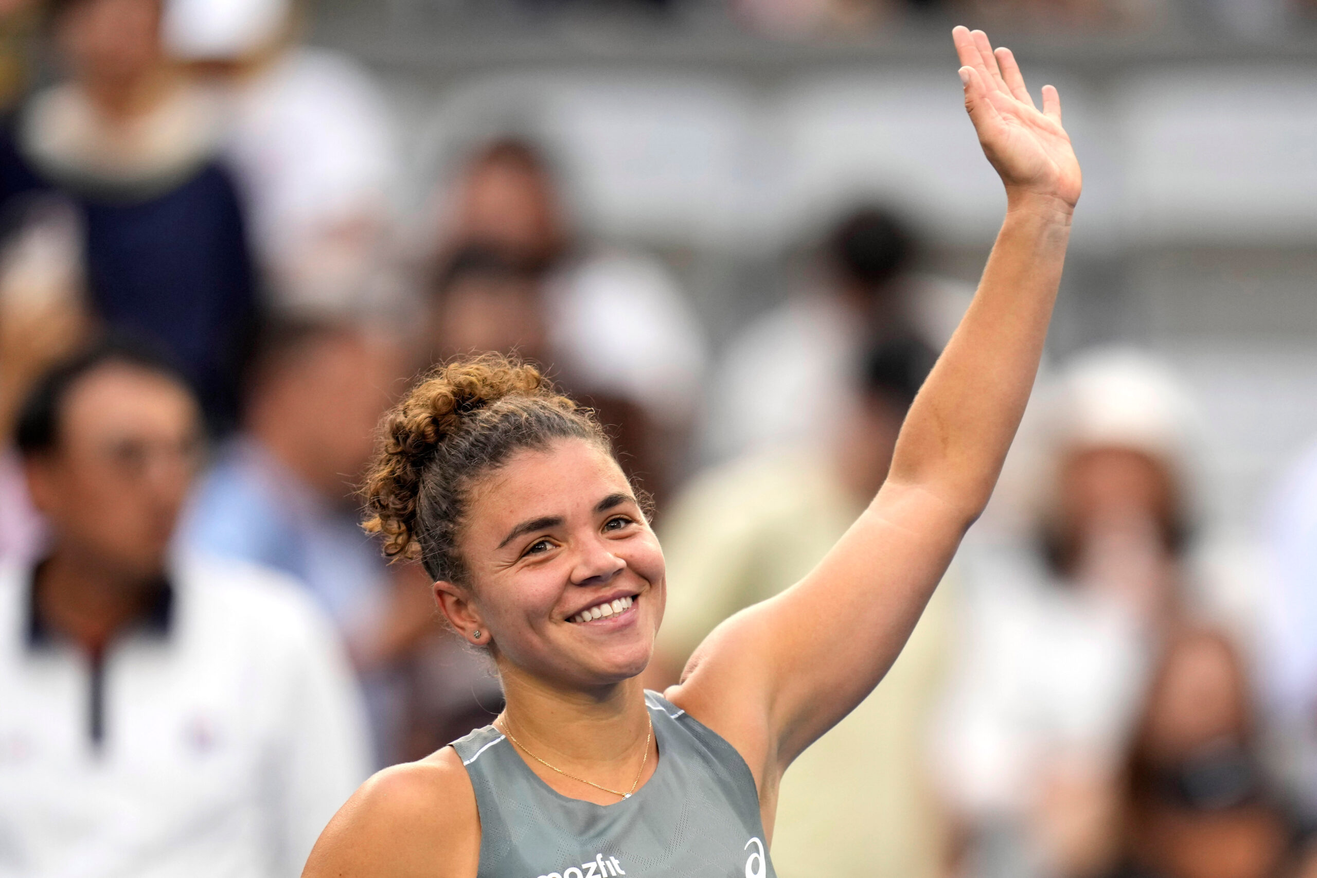 Wta Wuhan 2025, inarrestabile Paolini: batte Swiatek e vola in semifinale Wta Wuhan 2025, inarrestabile Paolini: batte Swiatek e vola in semifinale