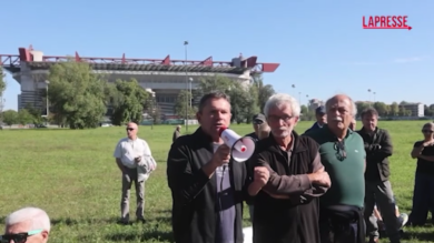 Milano, mobilitazione dei cittadini: "Giù le mani da San Siro"