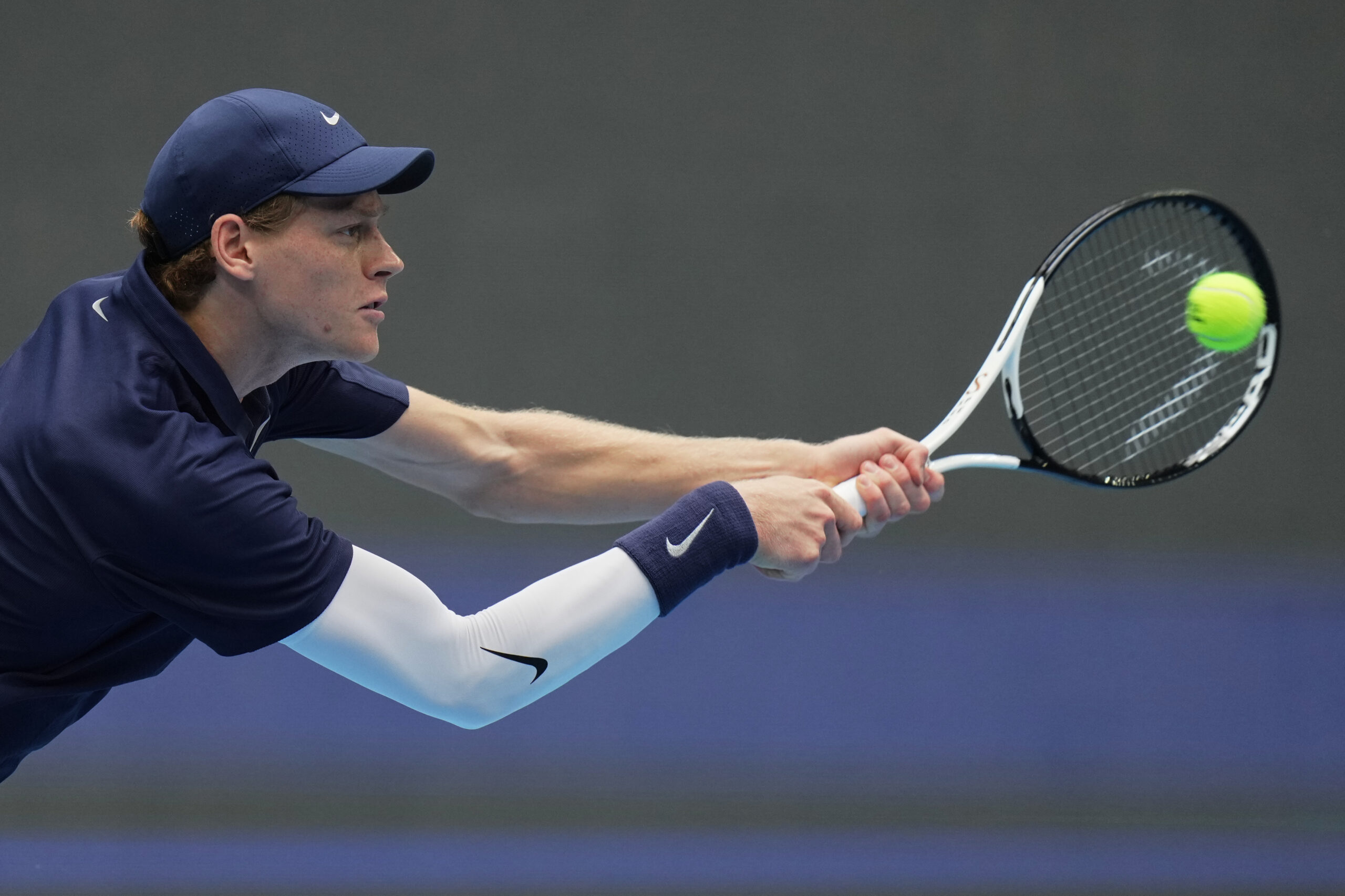 Sinner batte Maroszan e vola in semifinale al Atp Pechino 2025