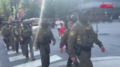 Agenti federali pattugliano le strade di Chicago
