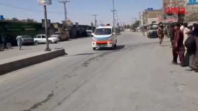 Pakistan, autobomba sul quartier generale dei paramilitari a Quetta: le immagini