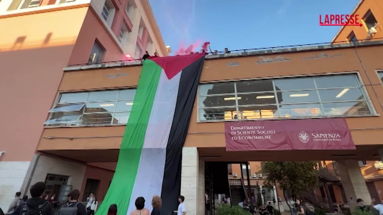 Gaza, studenti de La Sapienza occupano Scienze politiche