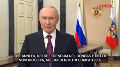 Ucraina, Putin celebra la rivendicazione sulle regioni annesse: "E' il nostro destino storico"