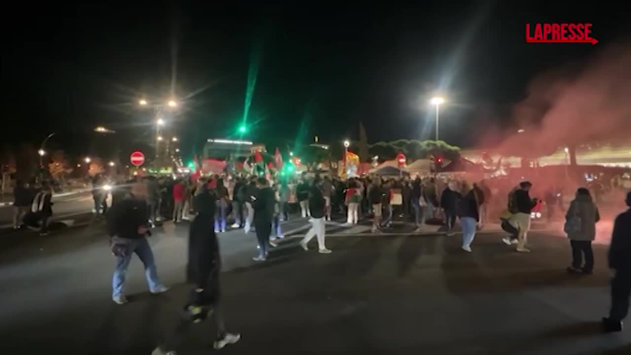 Flotilla, presidio permanente a Roma Termini: chiusi gli accessi alla stazione