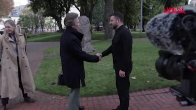 Ucraina, la principessa Anna a Kiev: omaggio ai bambini vittime della guerra