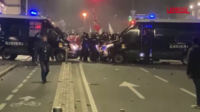 Flotilla, tensioni tra manifestanti e polizia al corteo a Bologna