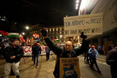 Flotilla, manifestazioni in tutta Italia: migliaia in corteo a Milano, Roma e Napoli – La diretta