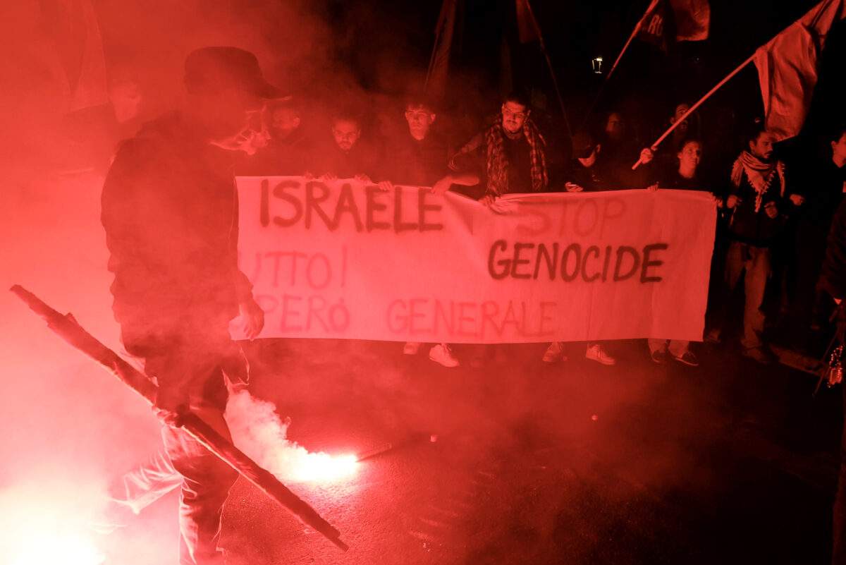 Galleria foto 'Flotilla, proteste in tutta Italia: cortei e blocchi da Torino a Napoli. Tensioni a Roma' - foto 4