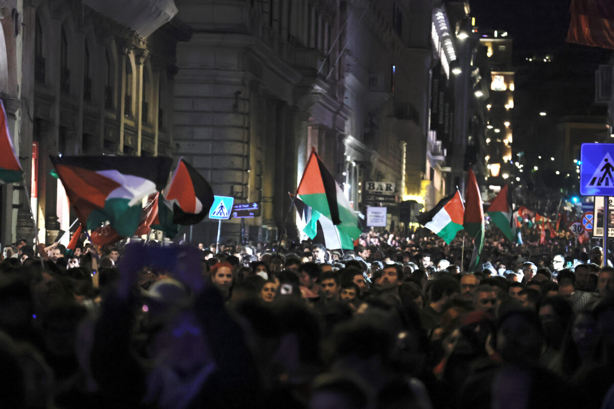 Galleria foto 'Flotilla, proteste in tutta Italia: cortei e blocchi da Torino a Napoli. Tensioni a Roma' - foto 3