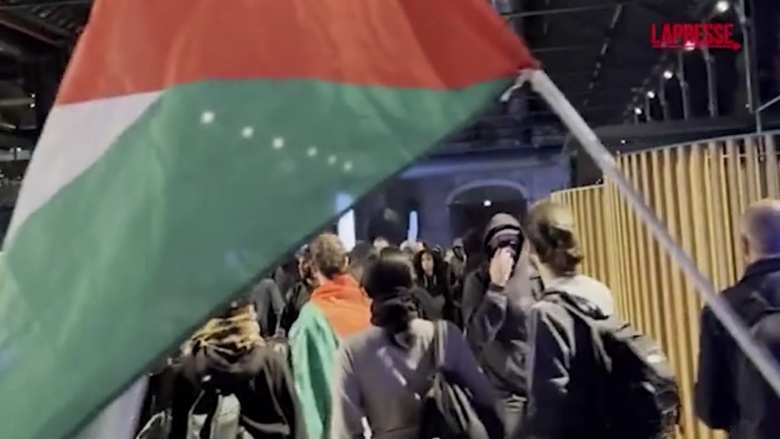 Flotilla, a Torino manifestanti fanno irruzione alle Ogr