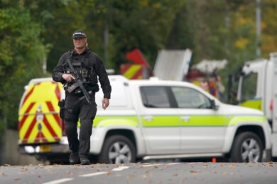 Manchester, accoltellamento fuori da una sinagoga: tre morti tra cui l’aggressore