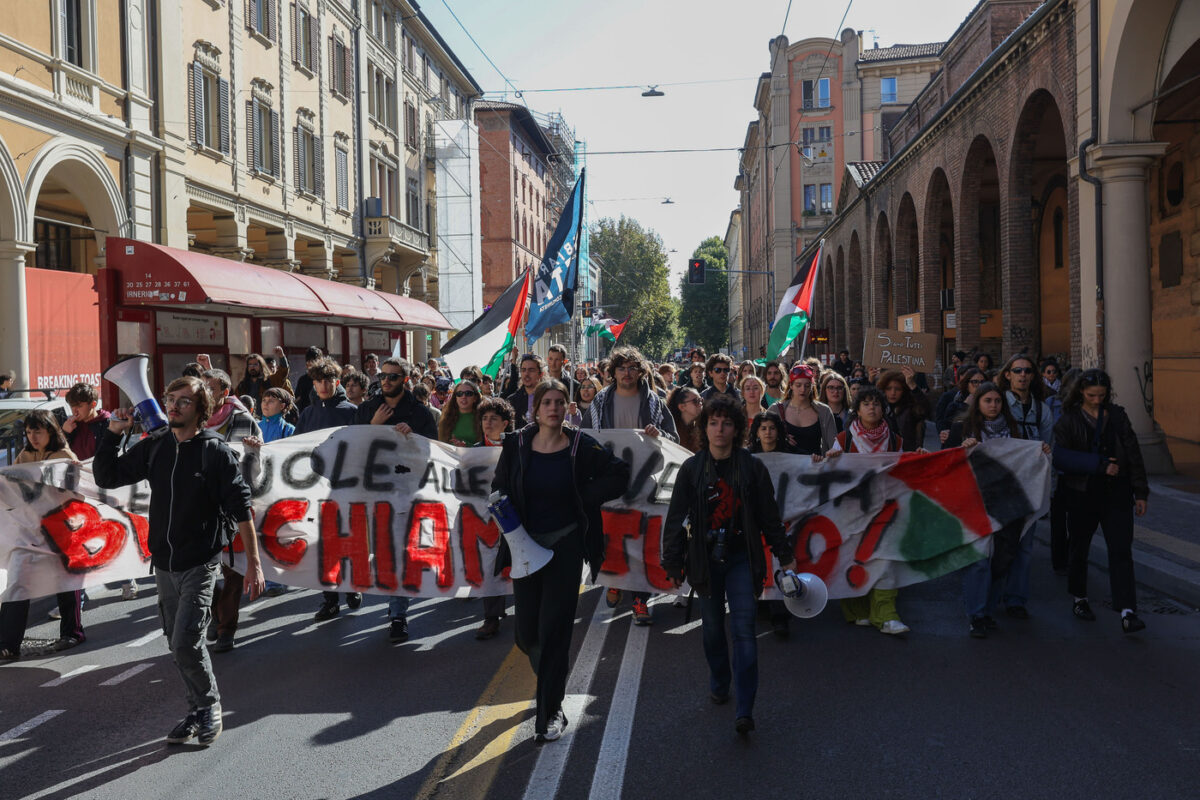 Flotilla, migliaia di persone protestano in tutta Italia – FOTO
