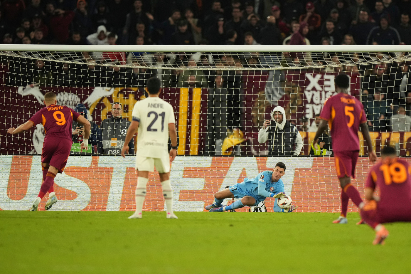 Europa League, Roma Lille 0 1: giallorossi sbagliano rigore 3 volte