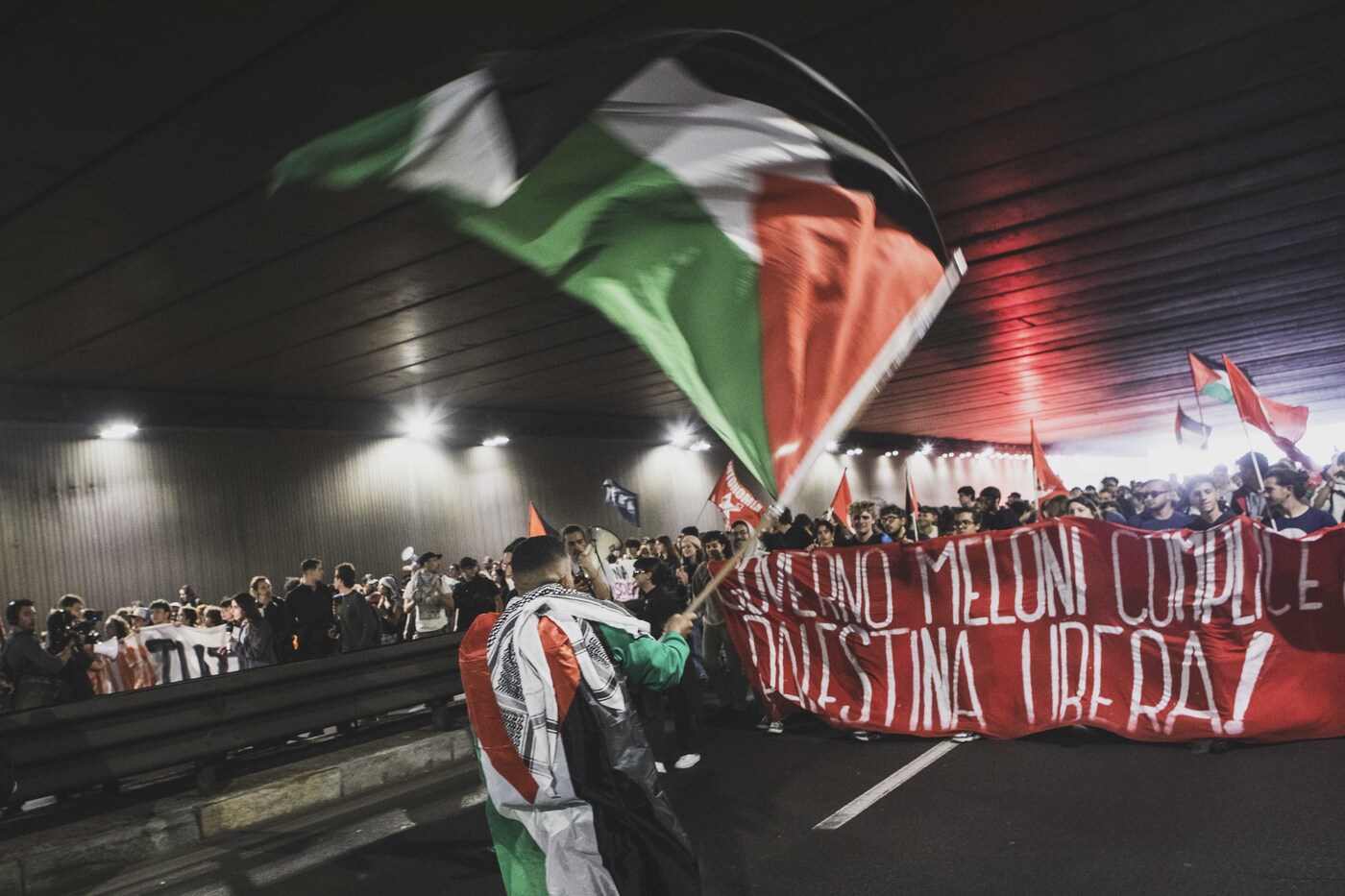 Flotilla, migliaia di persone protestano in tutta Italia – FOTO