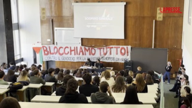Flotilla, a Milano studenti universitari bloccano la Statale