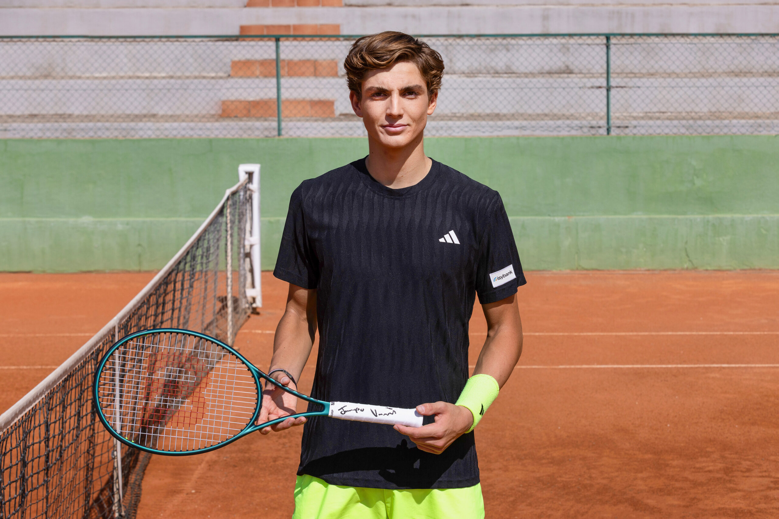 Intesa SanPaolo: la giovane promessa del tennis Jacopo Vasamì è nuovo testimonial Intesa SanPaolo: la giovane promessa del tennis Jacopo Vasamì è nuovo testimonial
