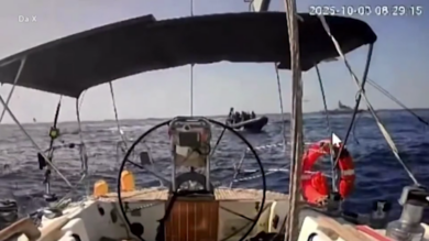 Flotilla, la Marinette abbordata dall'Idf: soldati a bordo con fucili spianati