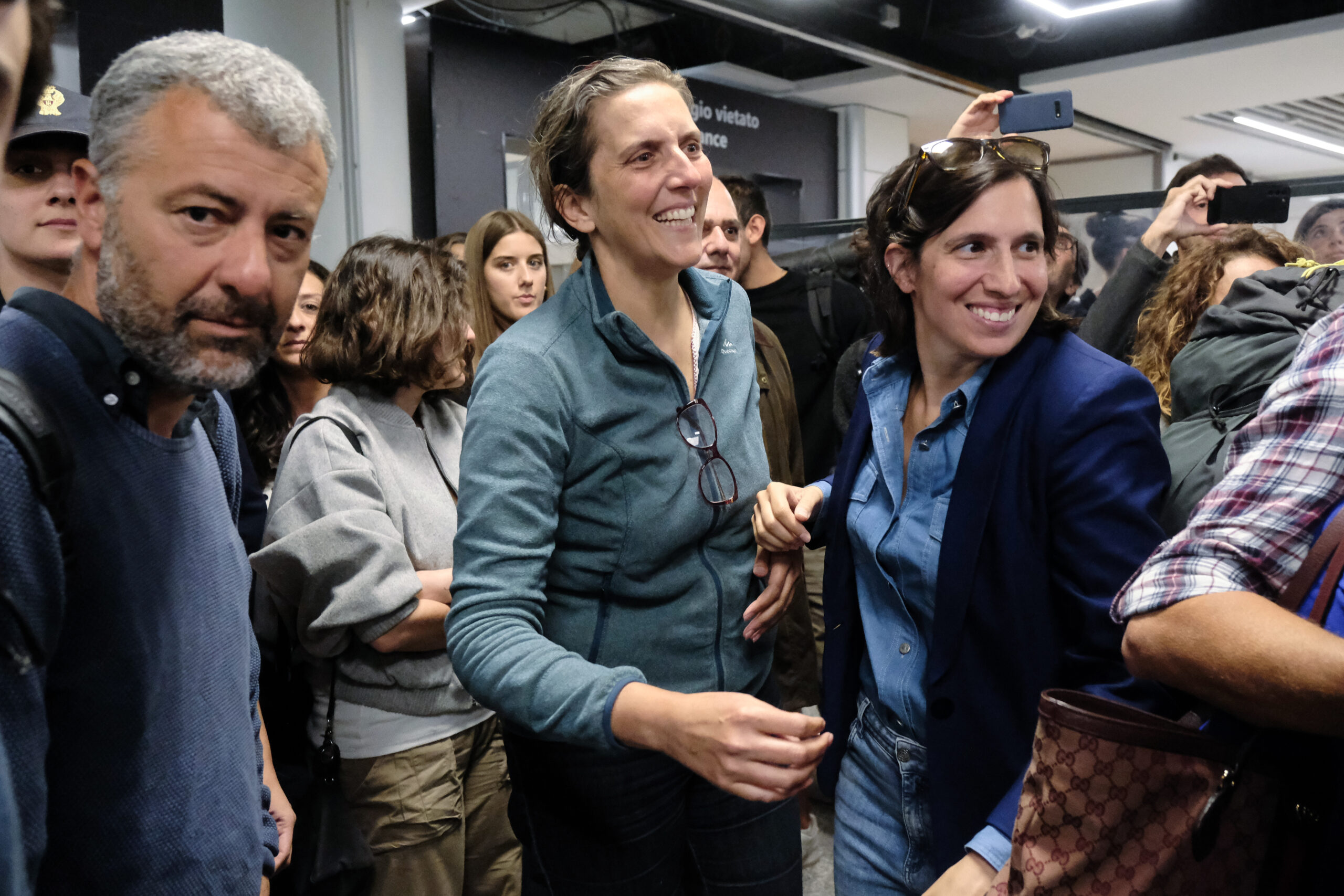 Flotilla, liberi i quattro parlamentari italiani fermati da Israele – La diretta