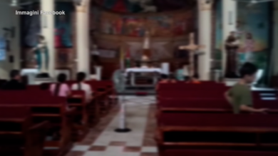 Gaza, padre Romanelli posta il video delle esplosioni: il boato sentito dall'interno della parrocchia